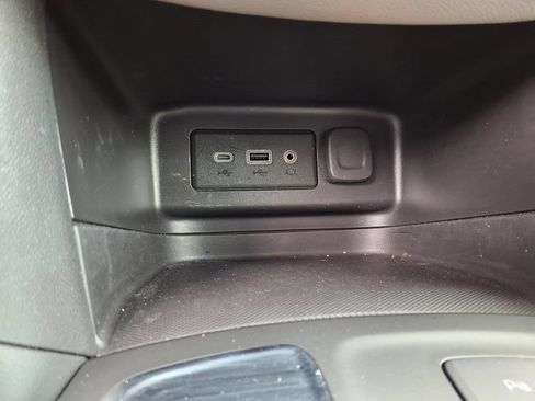 Used 2024 Chevrolet Equinox LT FWD image 30