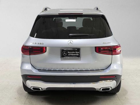 Used 2026 Mercedes-Benz GLB 250 4MATIC image 4