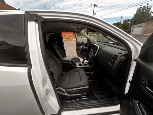 Used 2022 Chevrolet Colorado LT w/ Fleet Safety Package AWD/4WD image 15