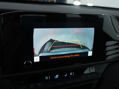 Used 2025 Toyota Camry SE image 19