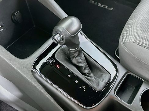 Used 2018 Kia Forte LX FWD image 22