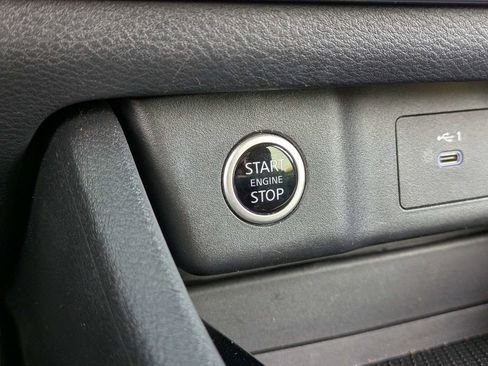 Used 2021 Nissan Rogue S image 26