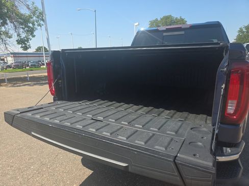 Used 2021 GMC Sierra 1500 SLT w/ SLT Convenience Package AWD/4WD image 18