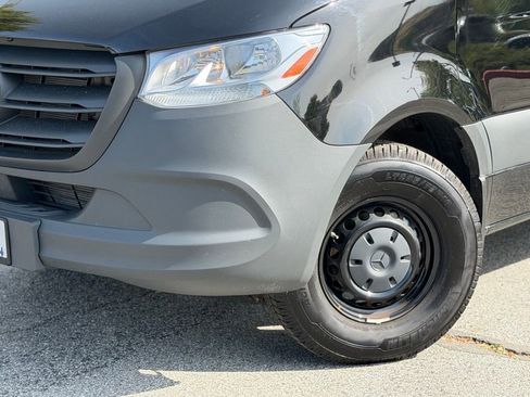 Used 2025 Mercedes-Benz Sprinter 2500 image 4