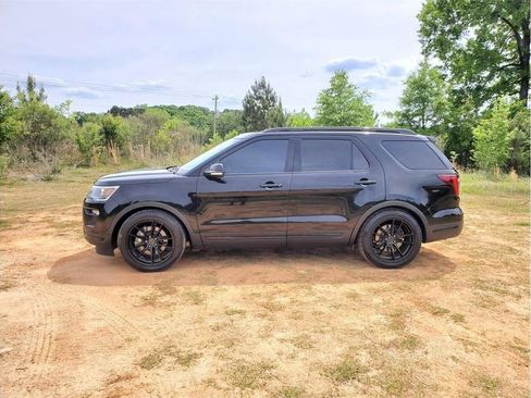 Used 2019 Ford Explorer Sport w/ Equipment Group 401A AWD/4WD image 5