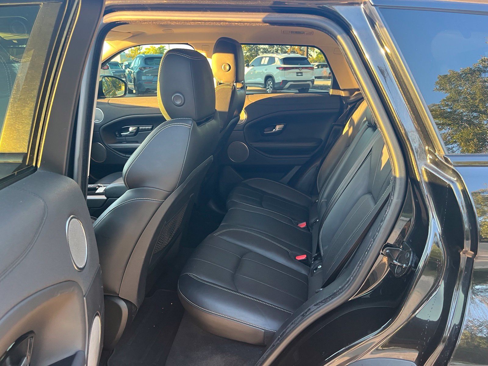 Used 2018 Land Rover Range Rover Evoque HSE AWD/4WD image 18
