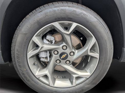 Used 2025 Chevrolet Trax LT FWD image 44
