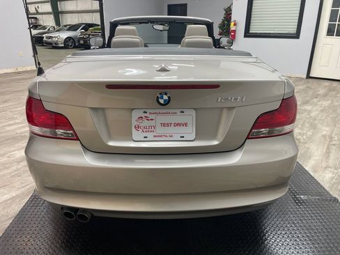 Used 2010 BMW 128i Convertible image 8