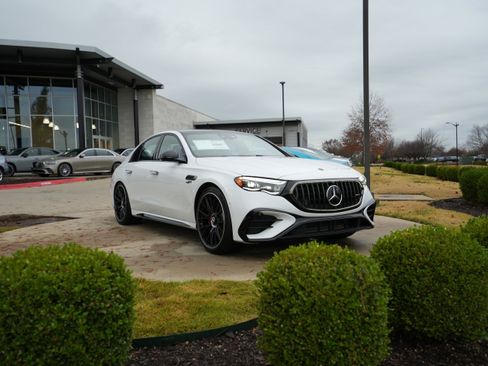 New 2026 Mercedes-Benz E 53 AMG e 4MATIC Sedan image 8