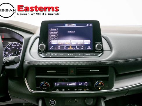 Used 2023 Nissan Rogue SV AWD/4WD image 12