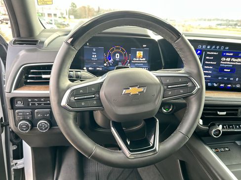 Used 2025 Chevrolet Tahoe High Country image 14