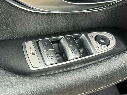 Used 2018 Mercedes-Benz E 400 4MATIC Sedan image 14