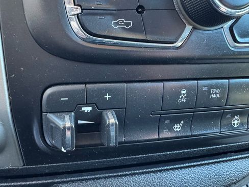 Used 2014 RAM 2500 Big Horn image 38