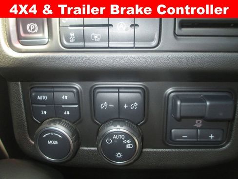 Used 2024 Chevrolet Tahoe RST w/ Luxury Package AWD/4WD image 21