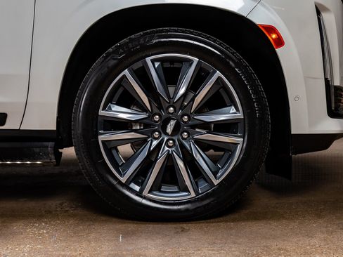 Used 2022 Cadillac Escalade ESV Sport Platinum image 11