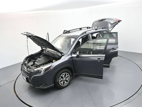 Used 2023 Subaru Forester Premium AWD/4WD image 46