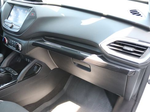 Used 2022 Chevrolet TrailBlazer LS FWD image 19