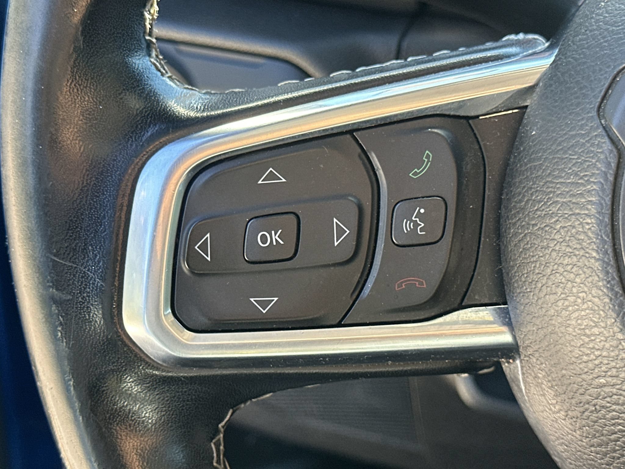 Used 2021 Jeep Wrangler Unlimited Sahara w/ Dual Top Group AWD/4WD image 24