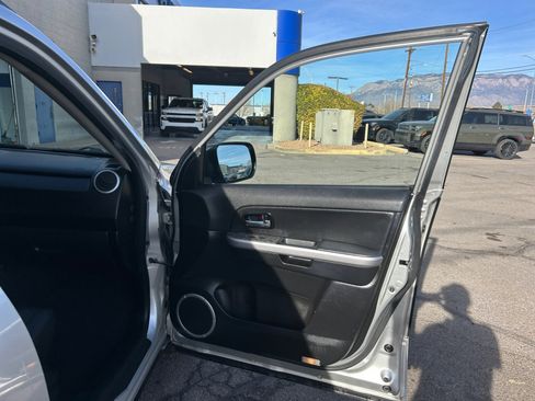 Used 2010 Suzuki Grand Vitara Limited image 28