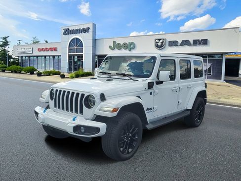 Used 2021 Jeep Wrangler Unlimited Sahara AWD/4WD image 2
