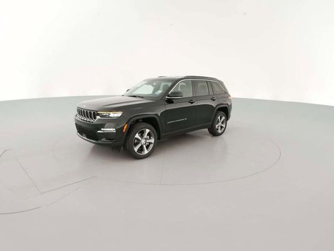 New 2025 Jeep Grand Cherokee Limited w/ Trailer Tow Package image 4