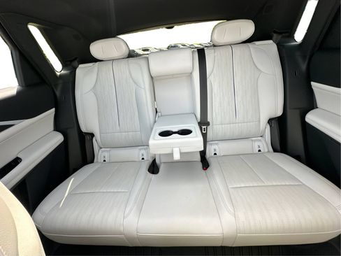 Certified 2024 Cadillac Lyriq Luxury AWD/4WD image 14