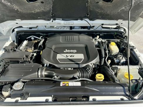 Used 2016 Jeep Wrangler Unlimited Sahara AWD/4WD image 11