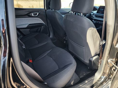 Used 2025 Jeep Compass Sport AWD/4WD image 13