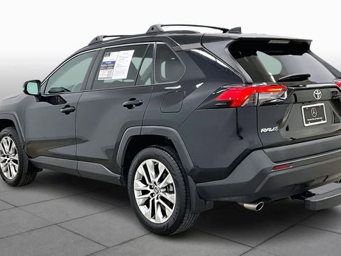Used 2019 Toyota RAV4 XLE Premium image 12