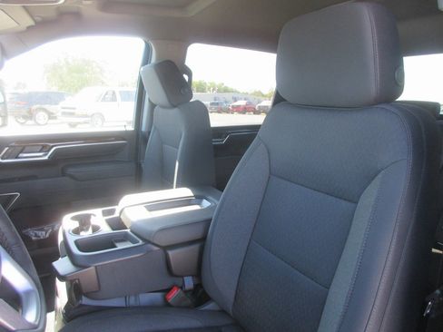 New 2026 GMC Sierra 2500 SLE w/ SLE Value Package; image 15