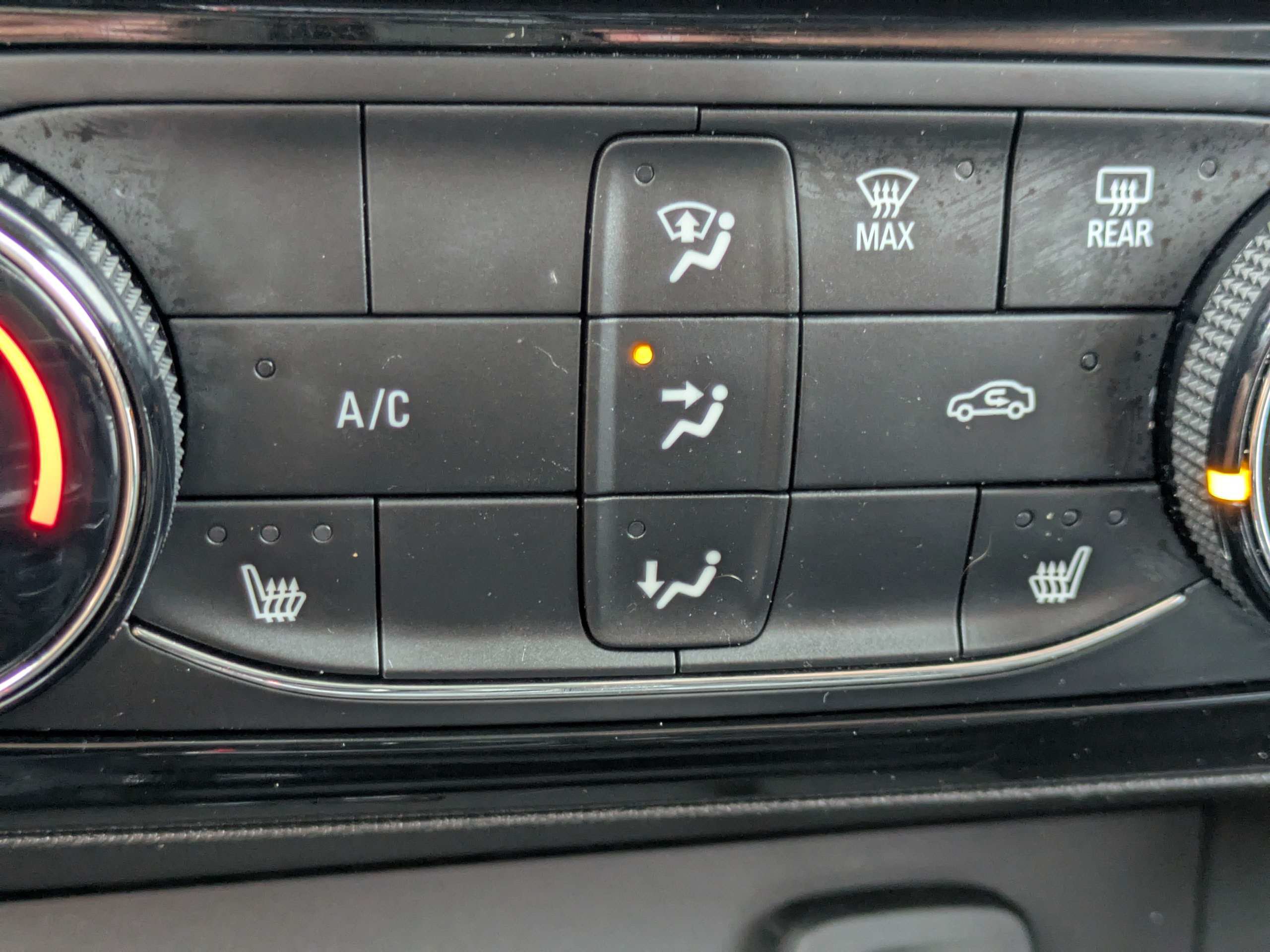 Used 2024 Buick Encore GX Sport Touring w/ Comfort Package FWD image 26