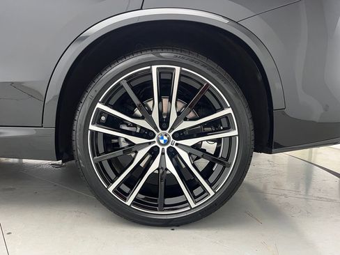 Used 2026 BMW X5 xDrive40i w/ M Sport Package AWD/4WD image 17