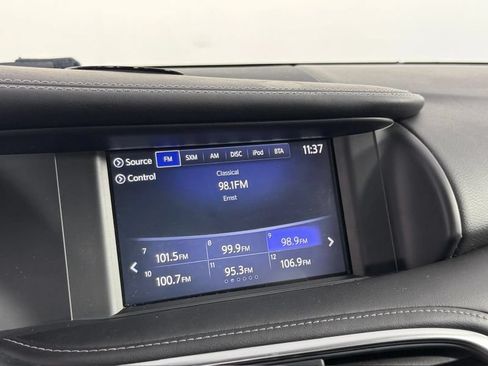 Used 2017 INFINITI QX30 FWD image 38