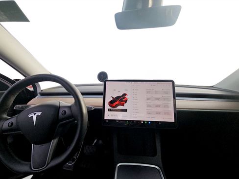 Used 2021 Tesla Model Y Long Range image 6