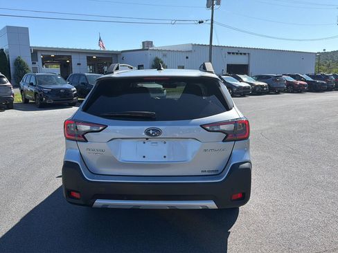 Used 2023 Subaru Outback Limited AWD/4WD image 4