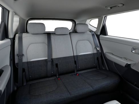 New 2027 Kia Seltos S FWD image 16