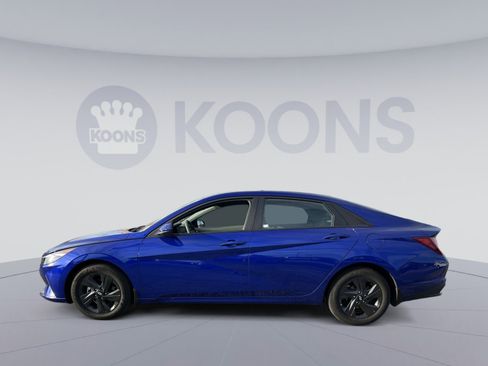 Used 2023 Hyundai Elantra SEL image 13