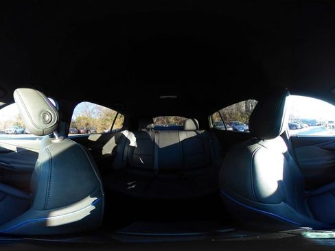 Used 2025 Buick Envista Sport Touring image 38