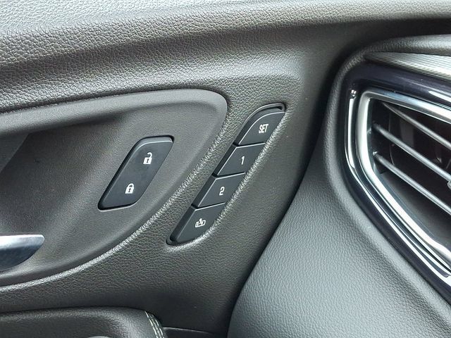 Used 2023 Buick Encore GX Essence FWD image 27