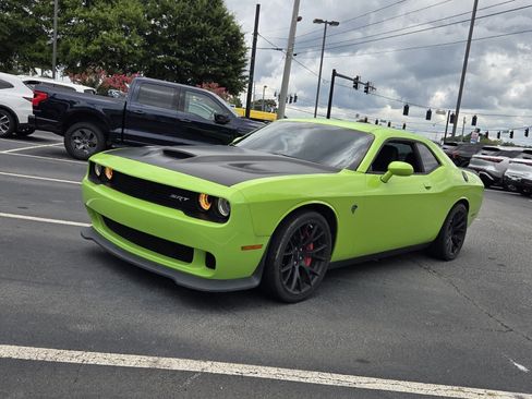 Used 2015 Dodge Challenger SRT Hellcat RWD image 1