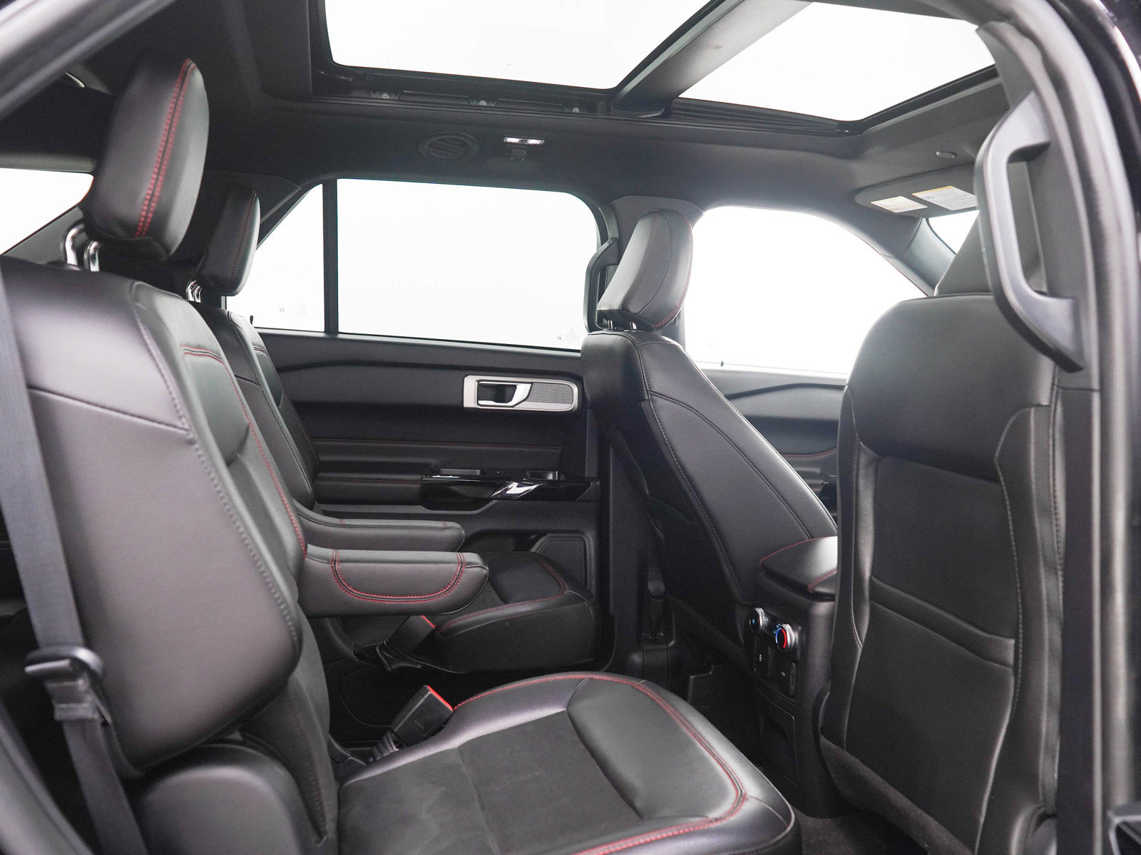 Used 2022 Ford Explorer ST-Line AWD/4WD image 13