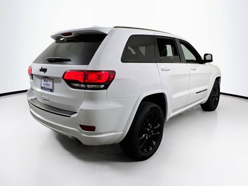 Used 2022 Jeep Grand Cherokee Laredo X image 5