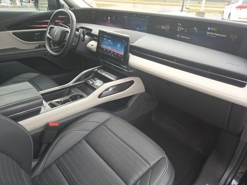 Certified 2024 Lincoln Nautilus Reserve w/ Equipment Group 202A image 27