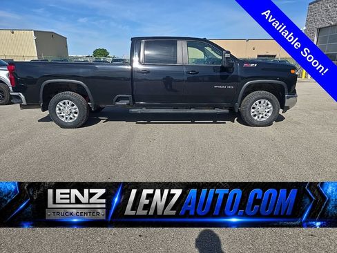 Used 2024 Chevrolet Silverado 2500 LT w/ Convenience Package AWD/4WD image 1