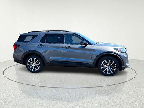 New 2026 Ford Explorer ST-Line AWD/4WD image 10