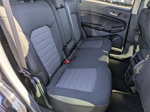 Used 2021 Ford Edge SE image 31