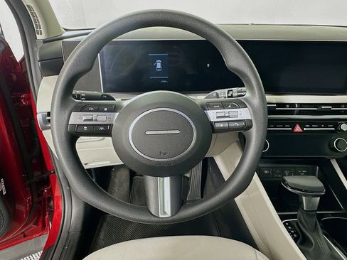 Certified 2025 Hyundai Tucson SEL image 11