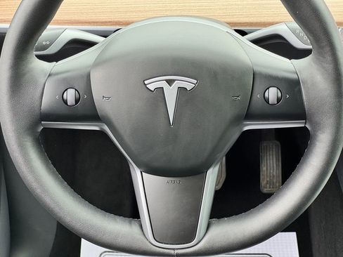 Used 2025 Tesla Model Y Long Range RWD image 22
