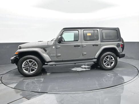 Used 2019 Jeep Wrangler Unlimited Sahara w/ Dual Top Group AWD/4WD image 5