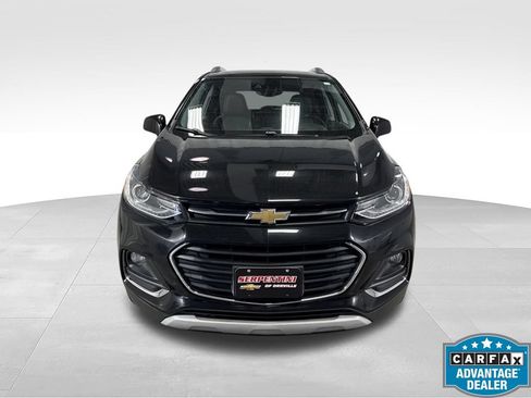 Used 2017 Chevrolet Trax Premier w/ Driver Confidence II Package AWD/4WD image 2